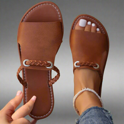 Katelina | Handgemaakte platte sandalen van eersteklas materiaal